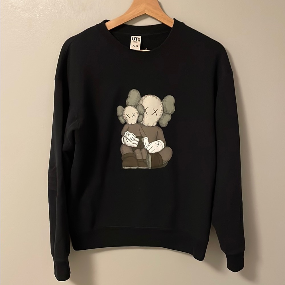 Uniqlo KAWS collab Sweatshirt XS